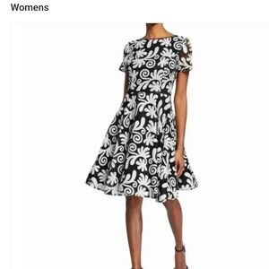SHANI Elegant Black and White Embelishef  Floral Cocktail Party Dress